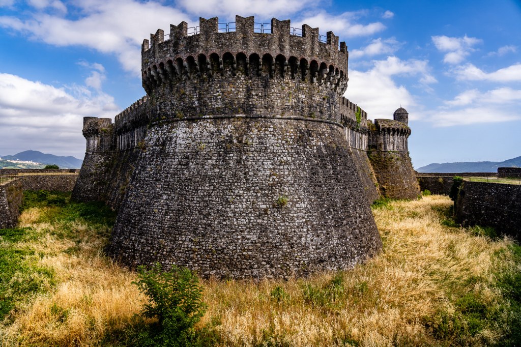 Fortress Walls of Sarzanello, Sarzana